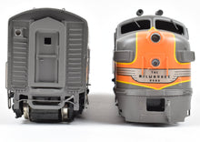 Load image into Gallery viewer, HO Brass Oriental Limited MILW - Milwaukee Road EMD F3A/F3B FP Lettered But Un-numbered