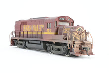 Load image into Gallery viewer, HO Brass Alco Models LV - Lehigh Valley Alco DL-721/RS-32 Diesel Custom Painted & Weathered No. 402