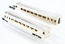Load image into Gallery viewer, HO Brass Soho SP - Southern Pacific 134’ Articulated Coach Corrugated Side