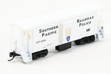 Load image into Gallery viewer, N Micro-Trains Line SP - Southern Pacific Police Caboose 2-Pack