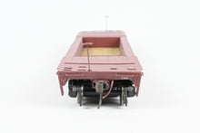 Load image into Gallery viewer, O Brass Alco Models PRR - Pennsylvania Railroad F33 Greenville Well Flat Custom Painted & Weathered No. 470095
