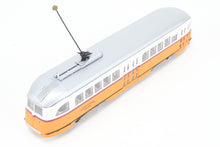 Load image into Gallery viewer, HO ConCor BER - Boston Elevated Railway PCC Streetcar 1936-1970 DCC Ready Factory Painted No. 3015