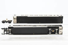 Load image into Gallery viewer, HO Brass Soho SP - Southern Pacific 134’ Articulated Coach Corrugated Side