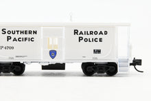 Load image into Gallery viewer, N Micro-Trains Line SP - Southern Pacific Police Caboose 2-Pack