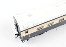 Load image into Gallery viewer, HO Brass W&R Enterprises BN - Burlington Northern Business Car Pro Painted "Canadian River"