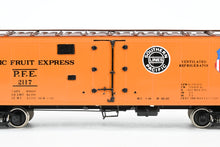 Load image into Gallery viewer, HO Brass CON CIL - Challenger Imports PFE - Pacific Fruit Express R-40-25 Refrigerator Car FP #2117