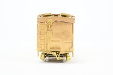 Load image into Gallery viewer, HO Brass Oriental Limited GN - Great Northern Wood Express Reefer No. 2000