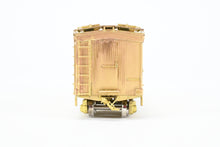 Load image into Gallery viewer, HO Brass Oriental Limited GN - Great Northern Wood Express Reefer No. 2000