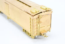 Load image into Gallery viewer, HO Brass Oriental Limited GN - Great Northern Wood Express Reefer No. 2000