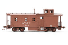 Load image into Gallery viewer, HO Brass Trains Inc. AT&SF - Santa Fe Side-Door Caboose Custom Painted No. 1070