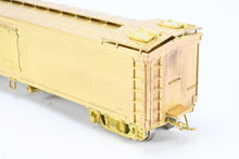 Load image into Gallery viewer, HO Brass Oriental Limited GN - Great Northern Wood Express Reefer No. 2000