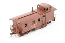 Load image into Gallery viewer, HO Brass Trains Inc. AT&SF - Santa Fe Side-Door Caboose Custom Painted No. 1070