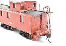 Load image into Gallery viewer, HO Brass W&R Enterprises NP - Northern Pacific 24' Wood Caboose #1600 Series Version 3 Painted