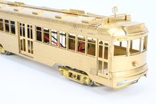 Load image into Gallery viewer, HO Brass Oriental Limited PE - Pacific Electric "Hollywood" Car #600-649 Powered