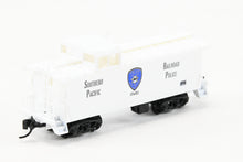 Load image into Gallery viewer, N Micro-Trains Line SP - Southern Pacific Police Caboose 2-Pack