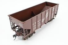 Load image into Gallery viewer, O Brass US Hobbies CB&Q – Burlington Route Standard Rib Side Twin Hopper USRA Style Custom Painted