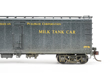 Load image into Gallery viewer, HO Brass PSC - Precision Scale Co. Various Roads GPEX 41' Pfaudler Steel Milk Tank Car Borden’s FP w/ Moderate Weathering REBOXX