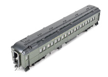 Load image into Gallery viewer, O Brass CON Oriental Limited GN - Great Northern H.W Empire Builder Second Class Coach 646-667 CP #647