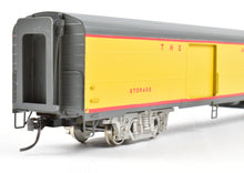 Load image into Gallery viewer, HO Brass The Palace Car Company MILW - Milwaukee Road 85' Mail/Storage 2000/17