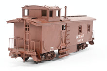 Load image into Gallery viewer, HO Brass Trains Inc. AT&SF - Santa Fe Side-Door Caboose Custom Painted No. 1070