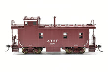 Load image into Gallery viewer, HO Brass DVP - Division Point AT&SF - Santa Fe Peaked Roof Caboose With Antenna FP #506