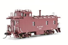 Load image into Gallery viewer, HO Brass DVP - Division Point AT&SF - Santa Fe Peaked Roof Caboose With Antenna FP #506