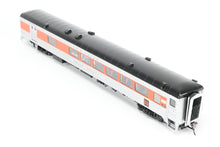 Load image into Gallery viewer, HO Rapido Trains Inc. NH – New Haven Pullman – Bradley County Car Baggage Compartment McGinnis Scheme “Bronx County”