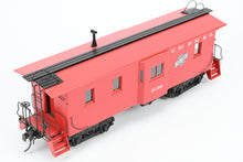 Load image into Gallery viewer, O Brass DVP - Division Point CStPM&O - Chicago, St Paul, Minneapolis & Omaha Railway Bay Window Caboose Factory Painted No. 6130