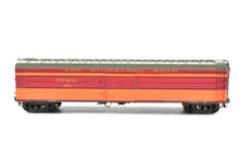 Load image into Gallery viewer, HO Brass Railway Classics MILW - Milwaukee Road 50' Passenger Express Boxcar Factory Painted 1948 Scheme #925