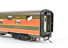 Load image into Gallery viewer, HO Brass Key Imports GN - Great Northern Glacier Series Sleeper Pro-Painted ONE CAR ONLY