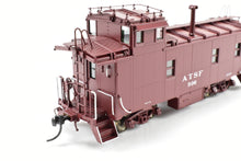 Load image into Gallery viewer, HO Brass DVP - Division Point AT&SF - Santa Fe Peaked Roof Caboose With Antenna FP #506