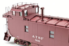 Load image into Gallery viewer, HO Brass DVP - Division Point AT&SF - Santa Fe Peaked Roof Caboose With Antenna FP #506