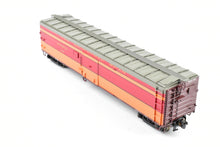 Load image into Gallery viewer, HO Brass Railway Classics MILW - Milwaukee Road 50' Passenger Express Boxcar Factory Painted 1948 Scheme #925