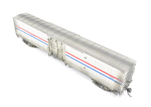 Load image into Gallery viewer, HO Brass Metro Models Amtrak Merchandise Handling Car Custom Painted No. 1424 Weathered
