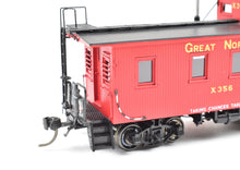 Load image into Gallery viewer, HO Brass CIL - Challenger Imports GN - Great Northern 25' Wood Caboose Later Version FP X356