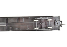 Load image into Gallery viewer, HO Brass Oriental Limited NP - Northern Pacific North Coast Limited 56-Seat Coach #500 w.o Skirts CP