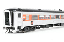 Load image into Gallery viewer, HO Rapido Trains Inc. NH – New Haven Pullman – Bradley County Car Baggage Compartment McGinnis Scheme “Bronx County”