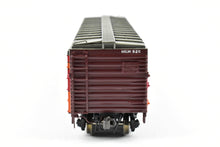 Load image into Gallery viewer, HO Brass Railway Classics MILW - Milwaukee Road 50' Passenger Express Boxcar Factory Painted 1948 Scheme #925