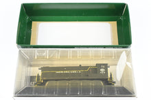 Load image into Gallery viewer, HO Bowser "Executive Line" Monongahela Railway Baldwin S-12 Factory Painted No. 424 w/ ESU DCC and Sound
