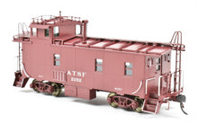 Load image into Gallery viewer, HO Brass CON DVP - Division Point AT&SF - Santa Fe Peaked Roof Caboose With Antenna FP