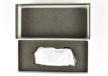 Load image into Gallery viewer, HO Brass CIL - Challenger Imports GN - Great Northern 25' Wood Caboose Later Version FP X356