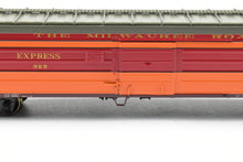 Load image into Gallery viewer, HO Brass Railway Classics MILW - Milwaukee Road 50' Passenger Express Boxcar Factory Painted 1948 Scheme #925