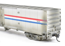 Load image into Gallery viewer, HO Brass Metro Models Amtrak Merchandise Handling Car Custom Painted No. 1424 Weathered