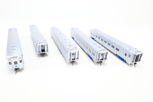 Load image into Gallery viewer, HO Plastic GHB International RDG - Reading Crusader 75th Anniversary 5 Car Set Factory Decorated - CARS ONLY - NO LOCOMOTIVE