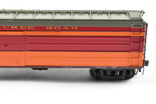 Load image into Gallery viewer, HO Brass Railway Classics MILW - Milwaukee Road 50' Passenger Express Boxcar Factory Painted 1948 Scheme #925