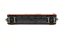 Load image into Gallery viewer, HO Brass Railway Classics MILW - Milwaukee Road 50' Passenger Express Boxcar Factory Painted 1948 Scheme #925