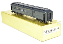 Load image into Gallery viewer, O Brass Oriental Limited GN - Great Northern H.W Combine/Caboose 557-586 CP #582