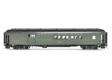 Load image into Gallery viewer, O Brass Oriental Limited GN - Great Northern H.W Combine/Caboose 557-586 CP #582