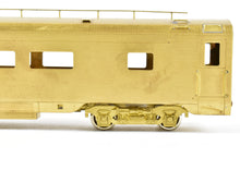 Load image into Gallery viewer, HO Brass S. Soho & Co. GN - Great Northern Empire Builder #1209 Coach
