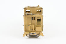 Load image into Gallery viewer, HO Brass Oriental Limited GN - Great Northern 25 Foot Caboose